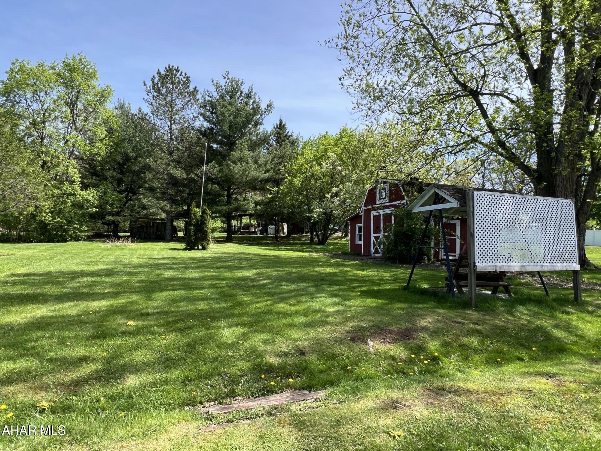 Property Photo: 1427 Pitt Road PA 16602