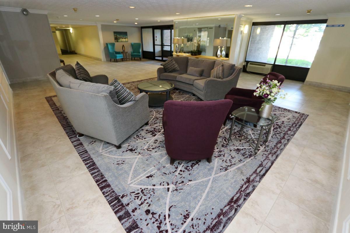 Property Photo: 1610 The Fairway 105W PA 19046