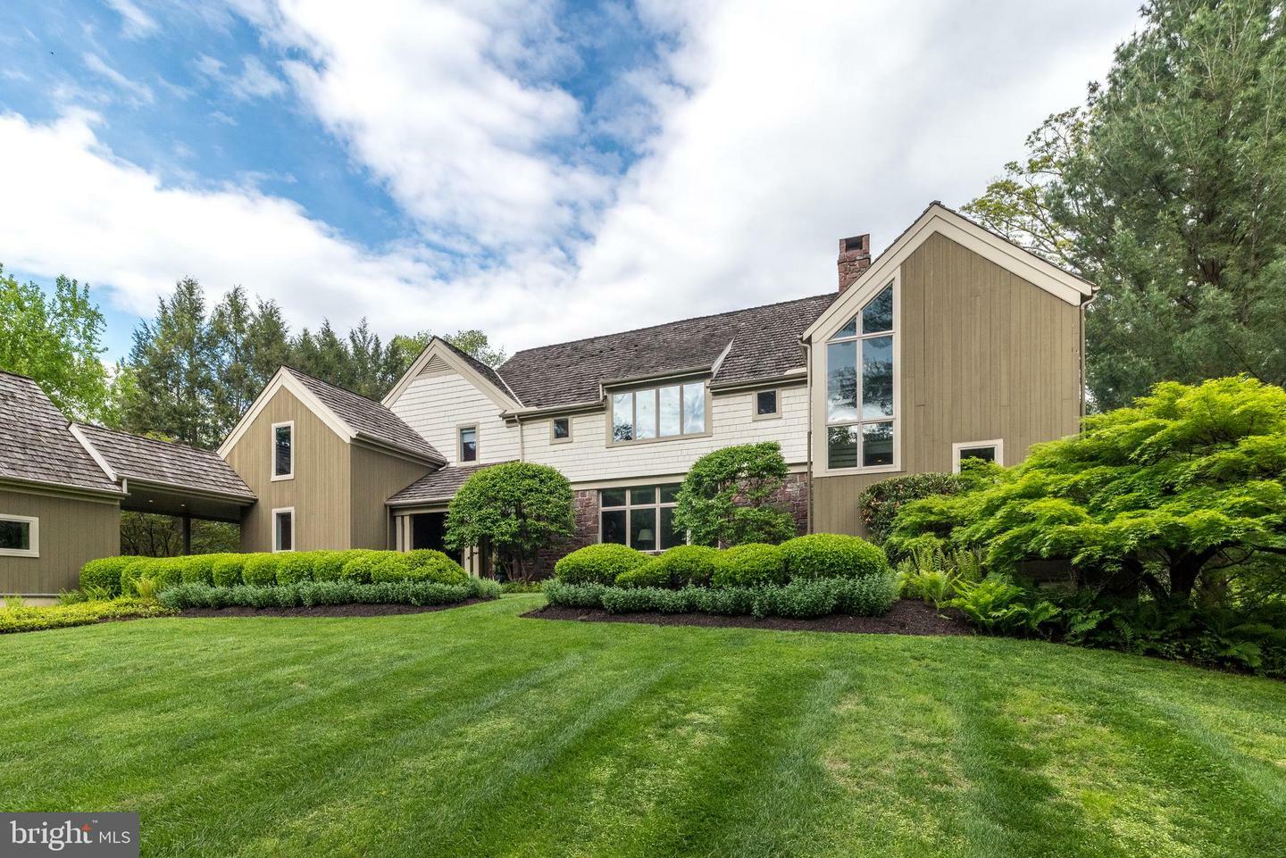 Property Photo: 38 Bridge One Lane PA 18950