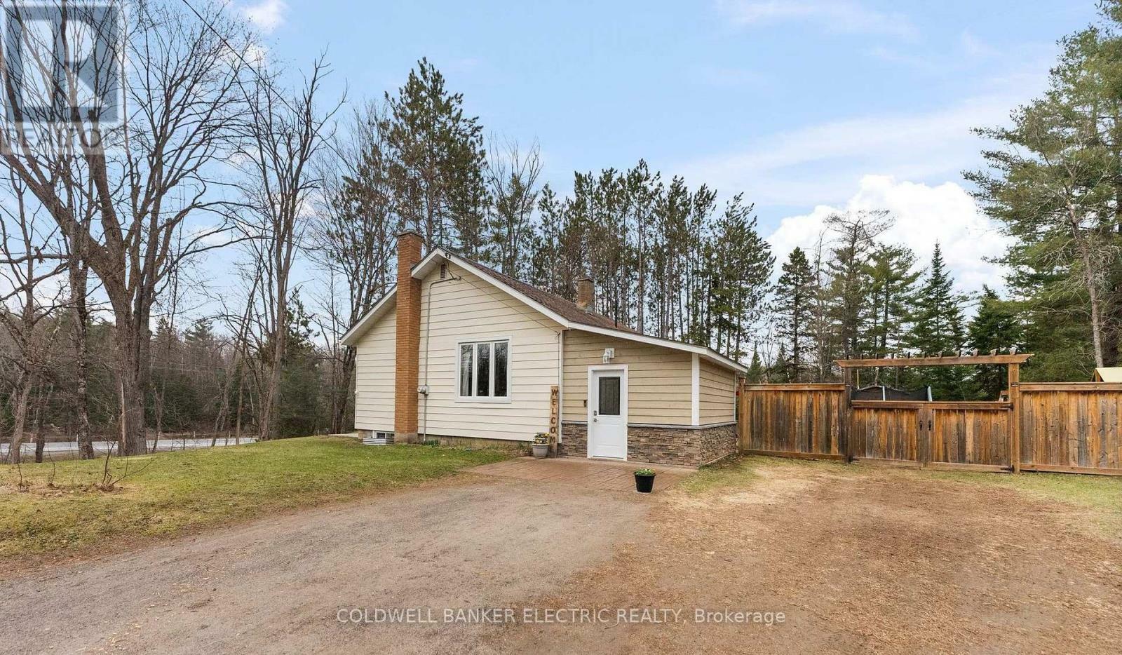 Property Photo: 58 River Street ON K0L 1A0