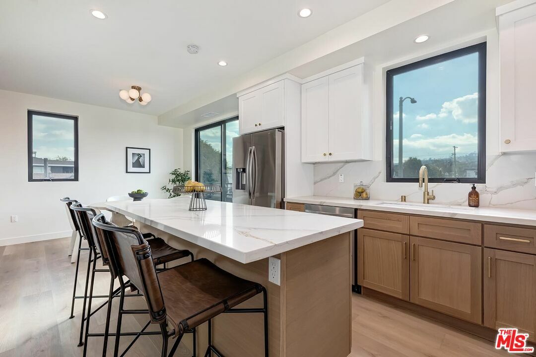 Property Photo: 5441 Blackwelder St CA 90016