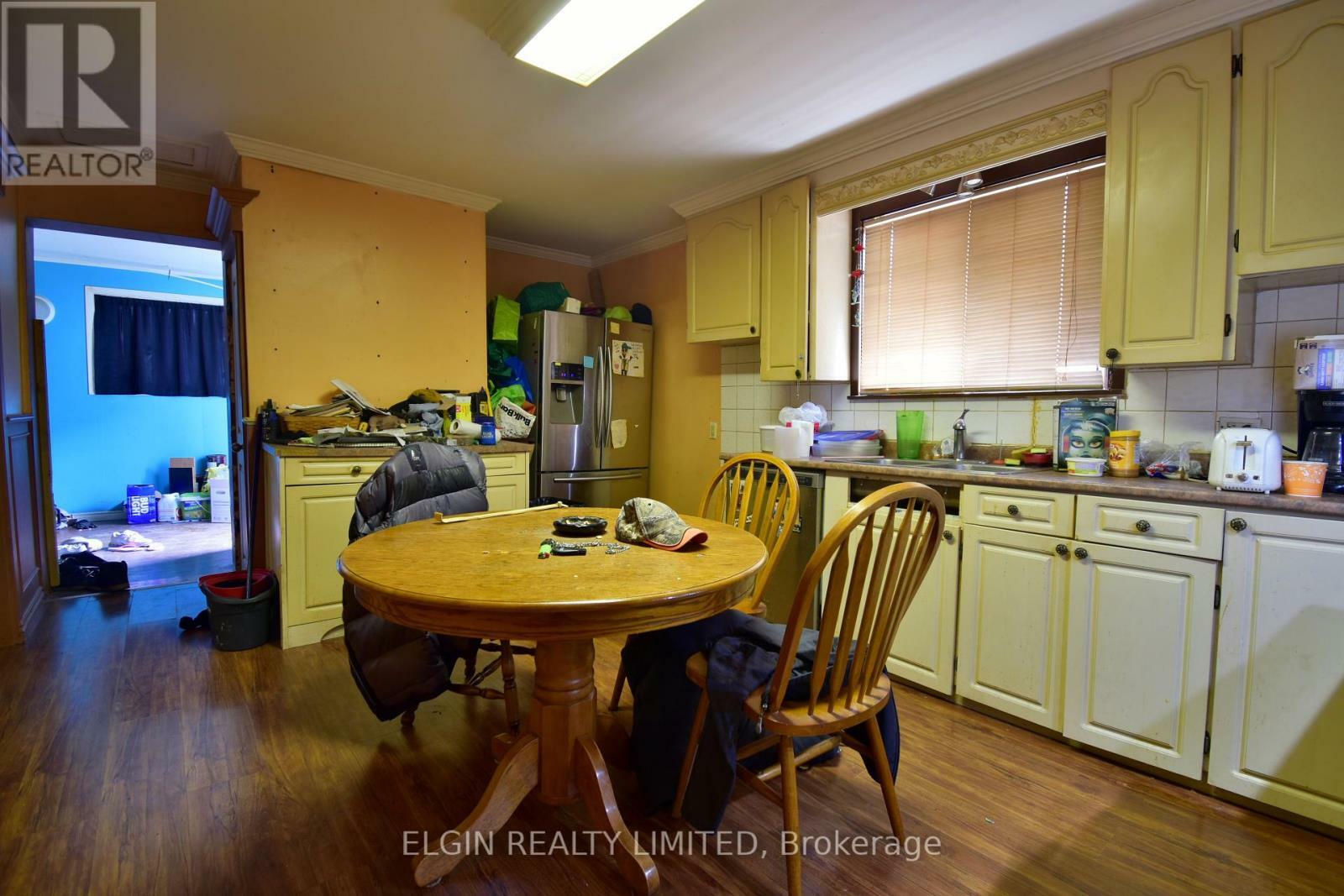 Property Photo: 139 Mamelon Street ON N5Z 1Y2