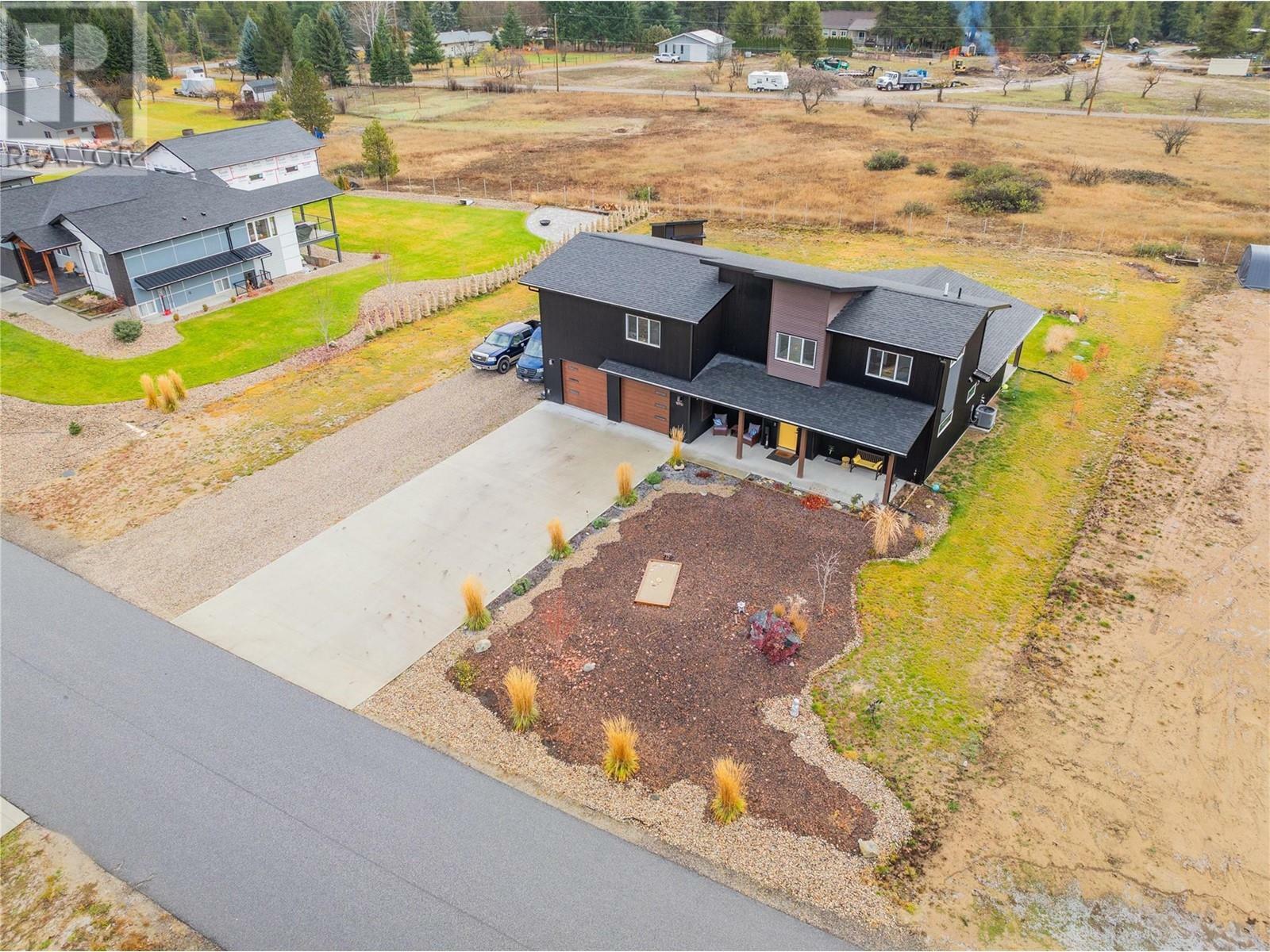 Photo de la propriété: 1070 Elkview Road BC V1N 4L5