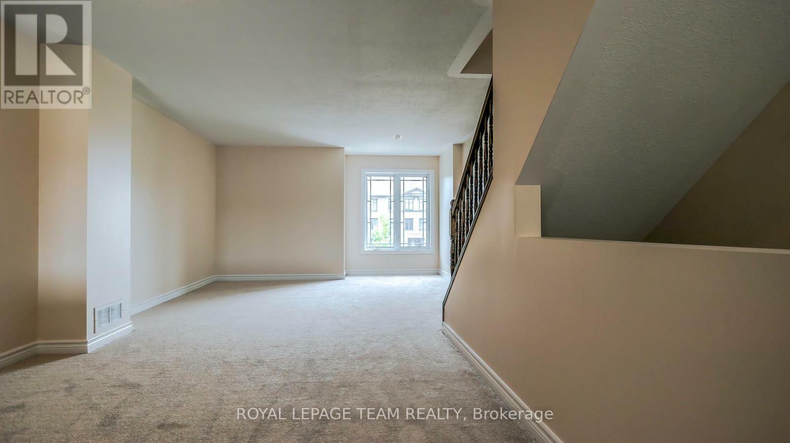 Photo de la propriété: 648 Chapman Mills Drive ON K2J 3V2