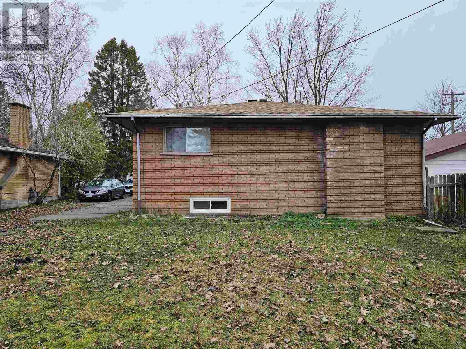 Property Photo: 71 Kent Ave ON P6B 4G8