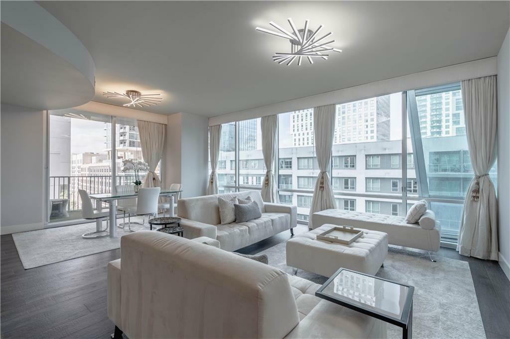 Property Photo: 20 10th Street NW 704 GA 30309