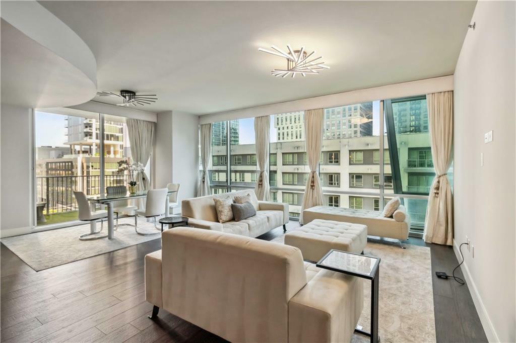 Property Photo: 20 10th Street NW 704 GA 30309