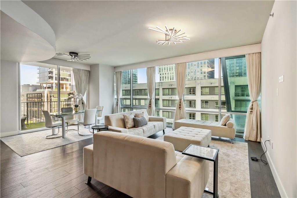 Property Photo: 20 10th Street NW 704 GA 30309