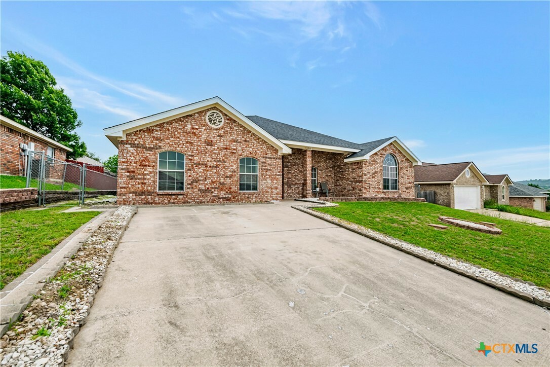 Property Photo: 2918 Lindsey Drive TX 76522