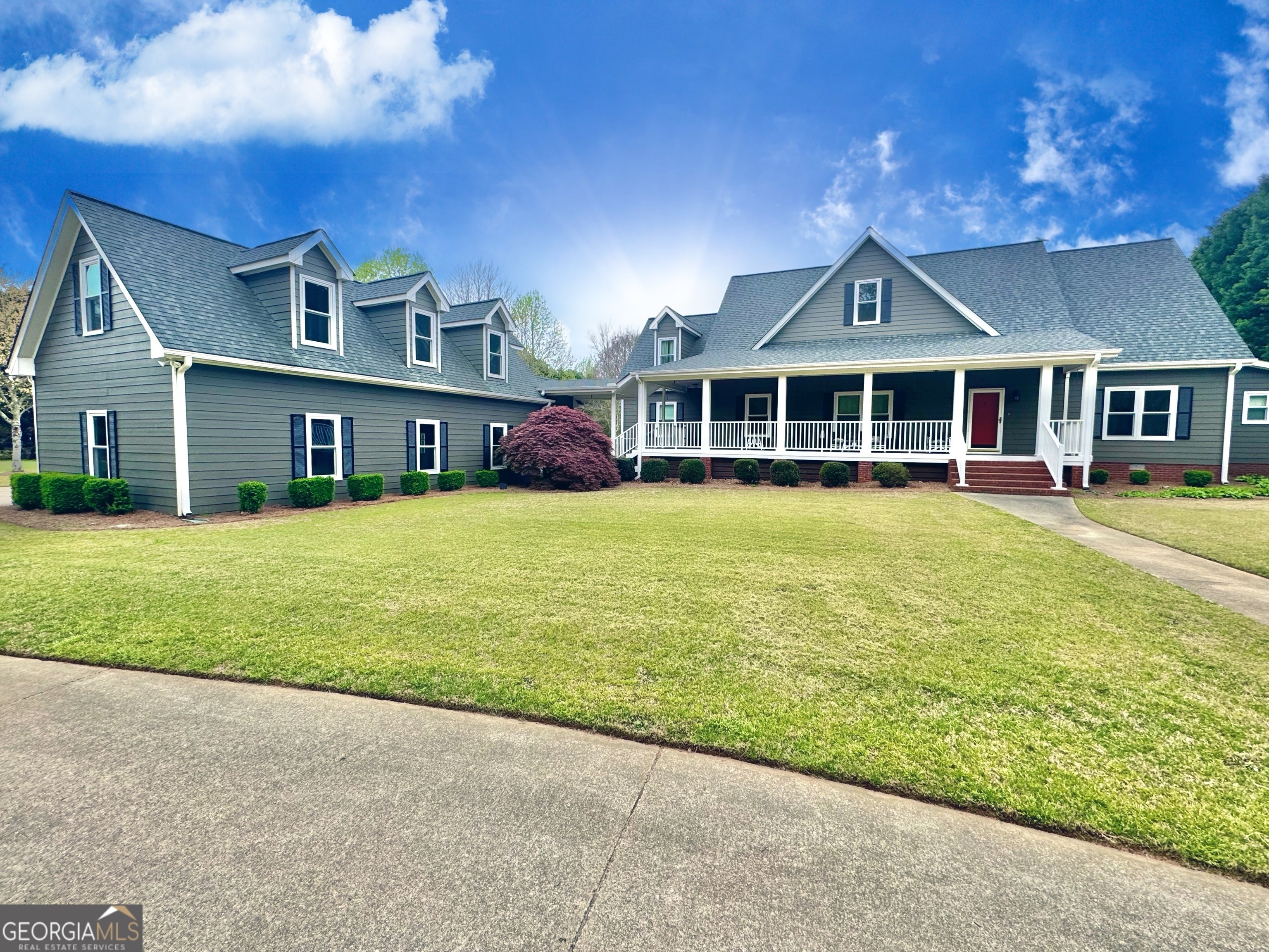 Property Photo: 1040 Rock Creek Road GA 30025
