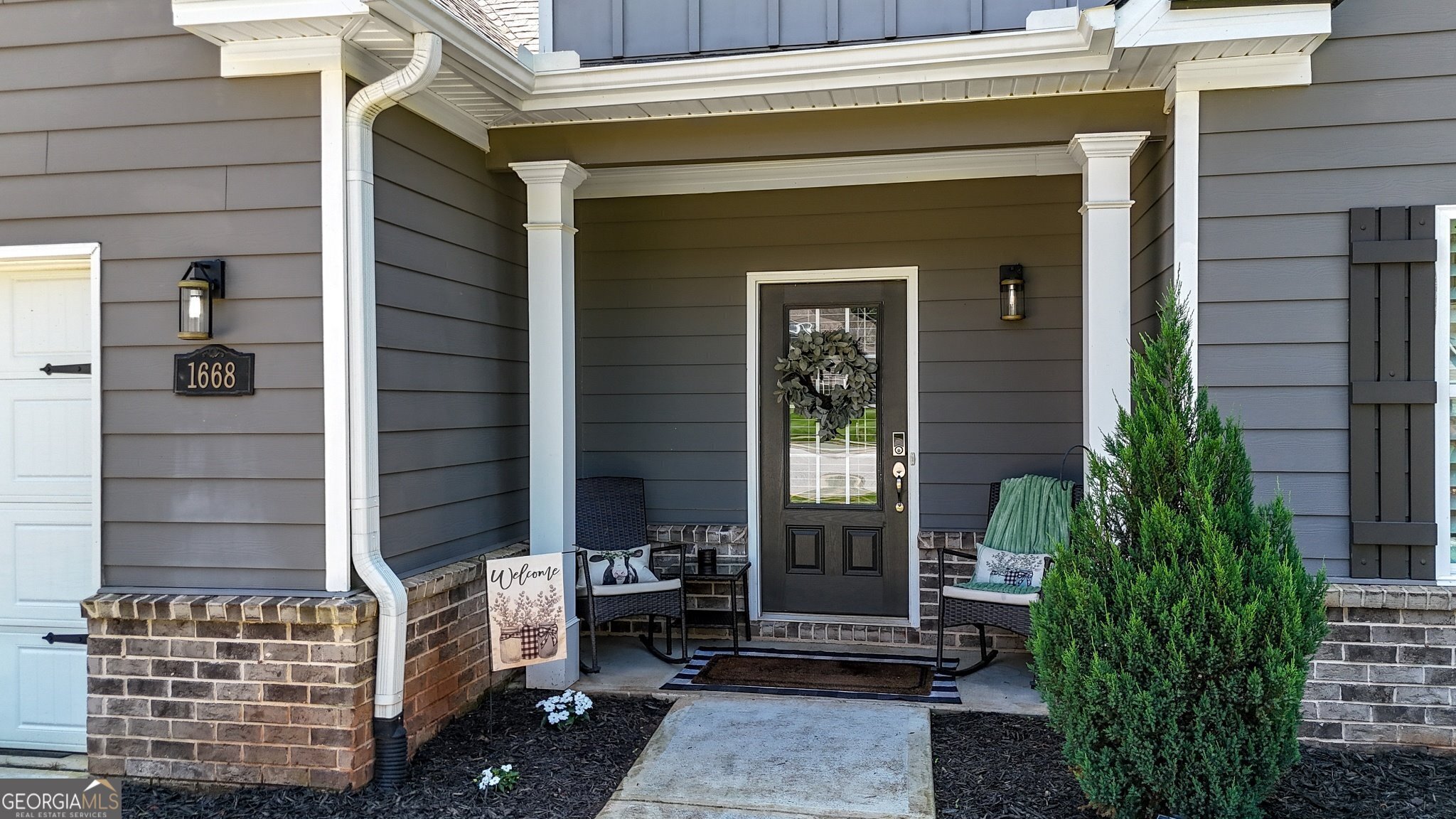 Property Photo: 1668 Carriage Court GA 30656