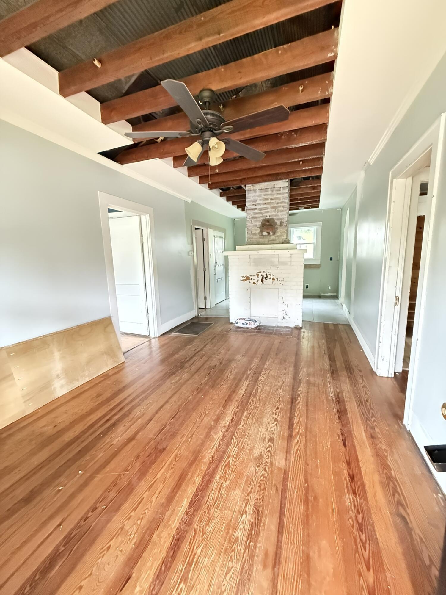 Property Photo: 1021 W Elmwood Drive TN 37405