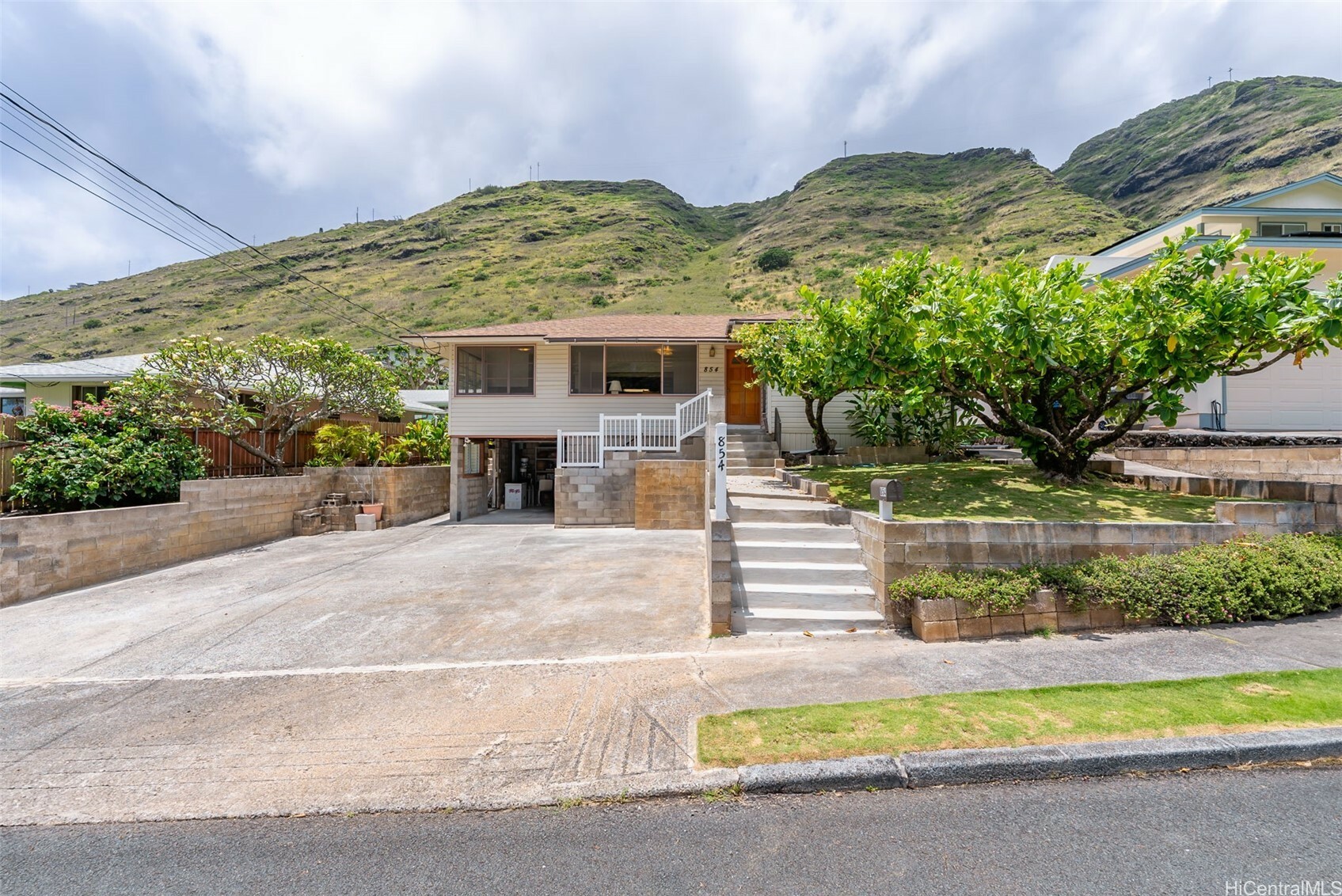 Property Photo: 854 Hao Street HI 96821