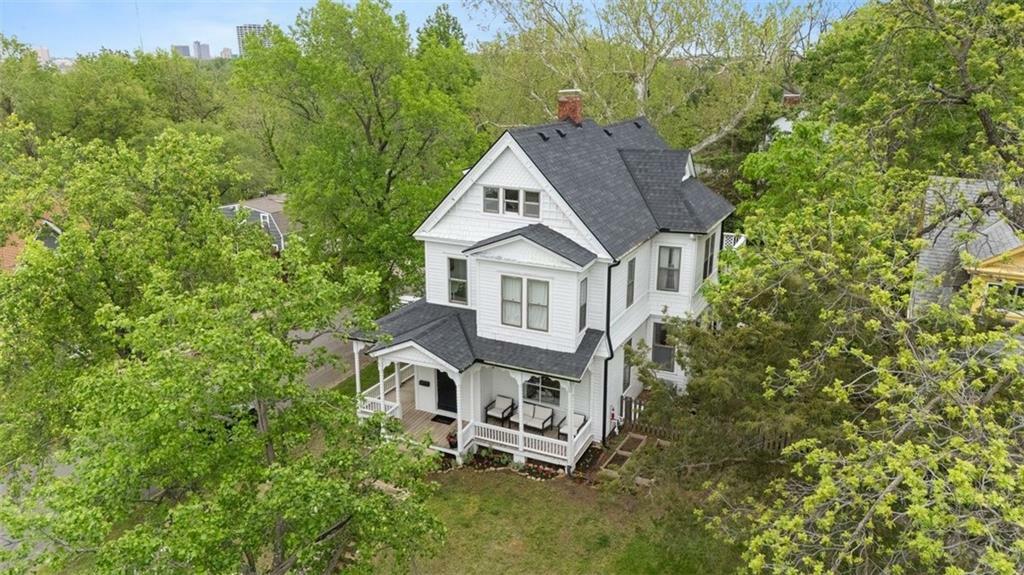 Property Photo:  3601 State Line Road  MO 64111 