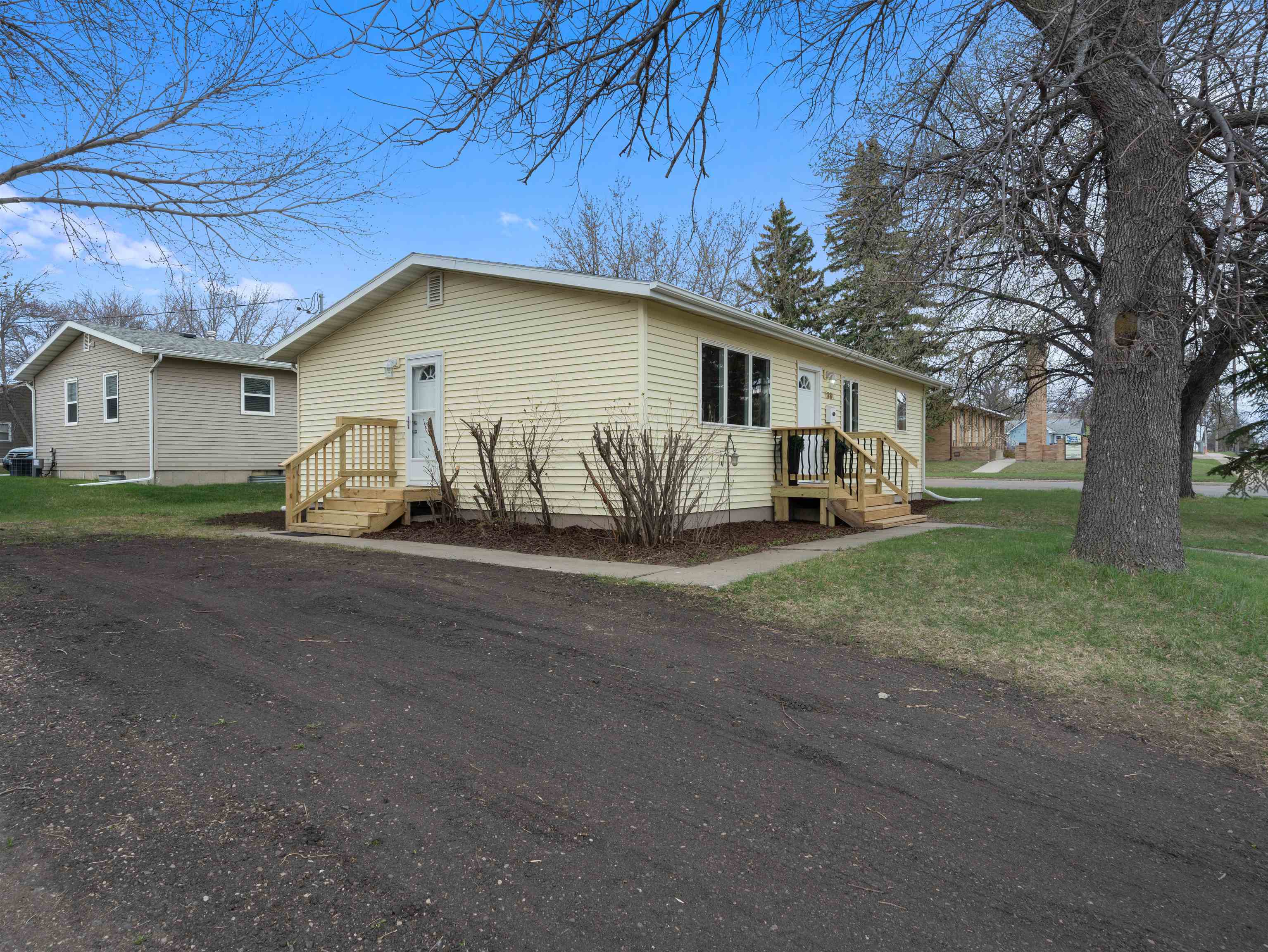 Property Photo: 1331 4th St SW ND 58701