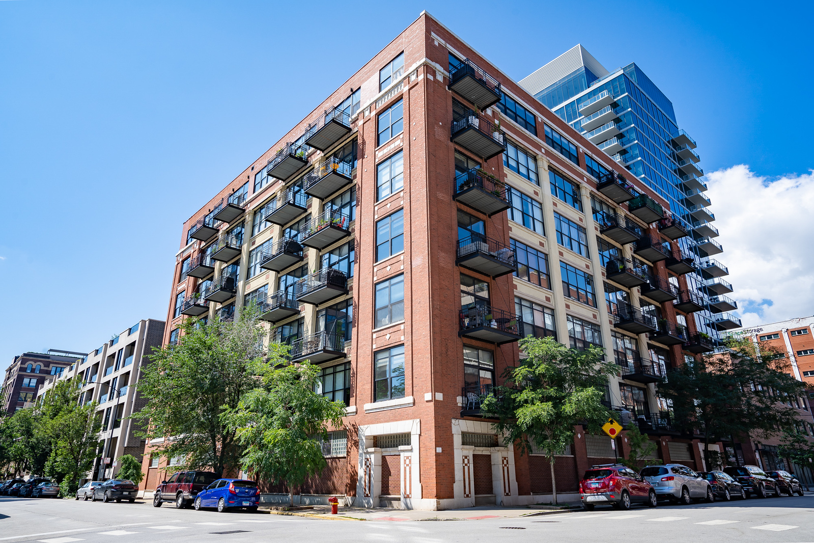 Property Photo: 843 W Adams Street 406 IL 60607