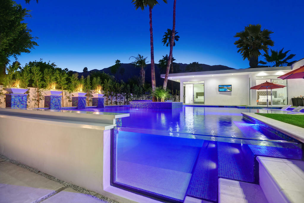 Property Photo: 387 E Valmonte Sur CA 92262