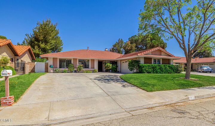 Property Photo: 3853 Avenue K6 CA 93536