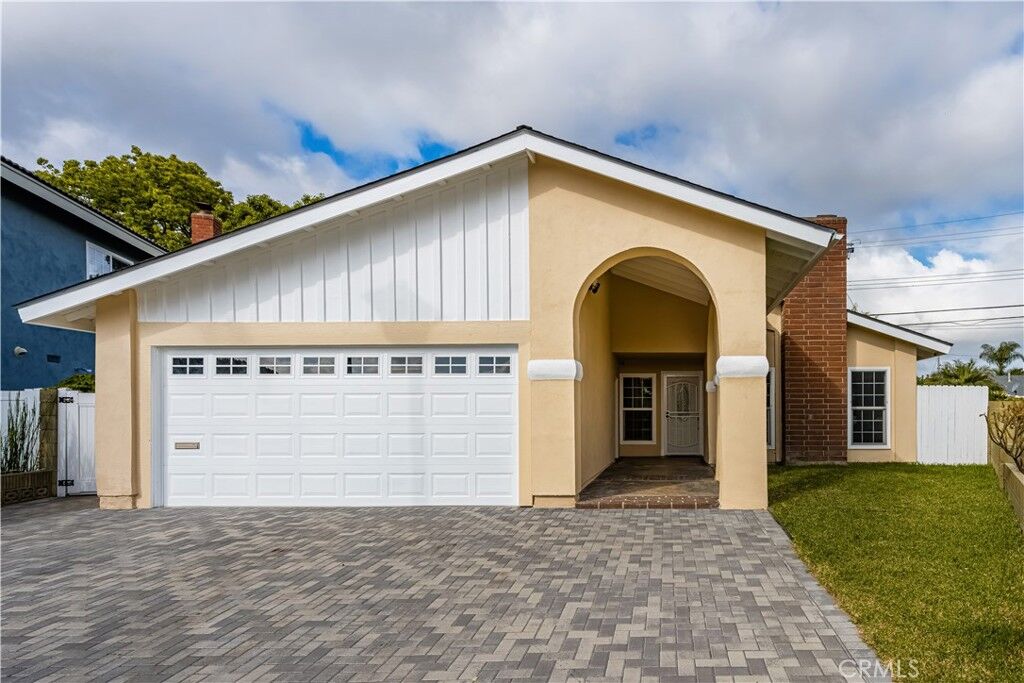 Property Photo:  5222 Auburn Circle  CA 92683 