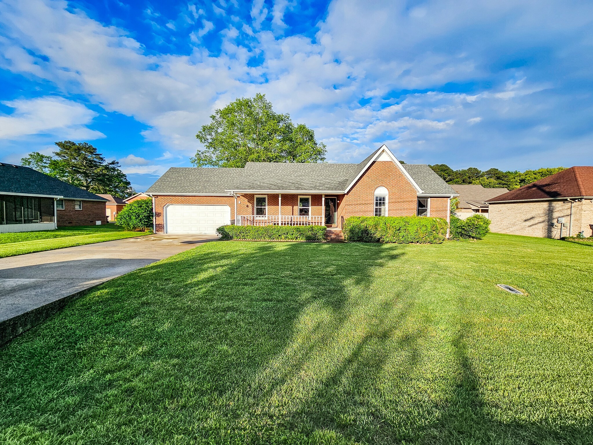 Property Photo: 103 Hillcrest Dr TN 37388