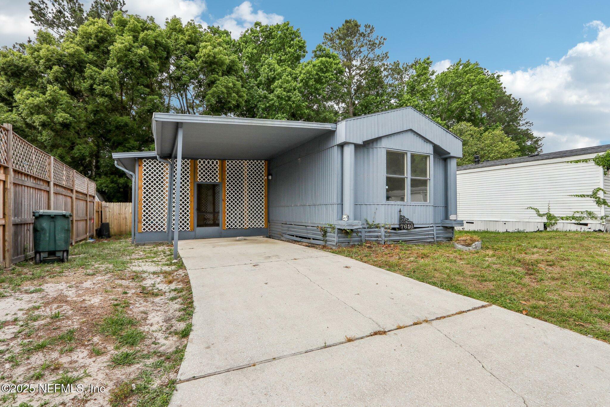Property Photo: 10902 Starwood Drive FL 32256