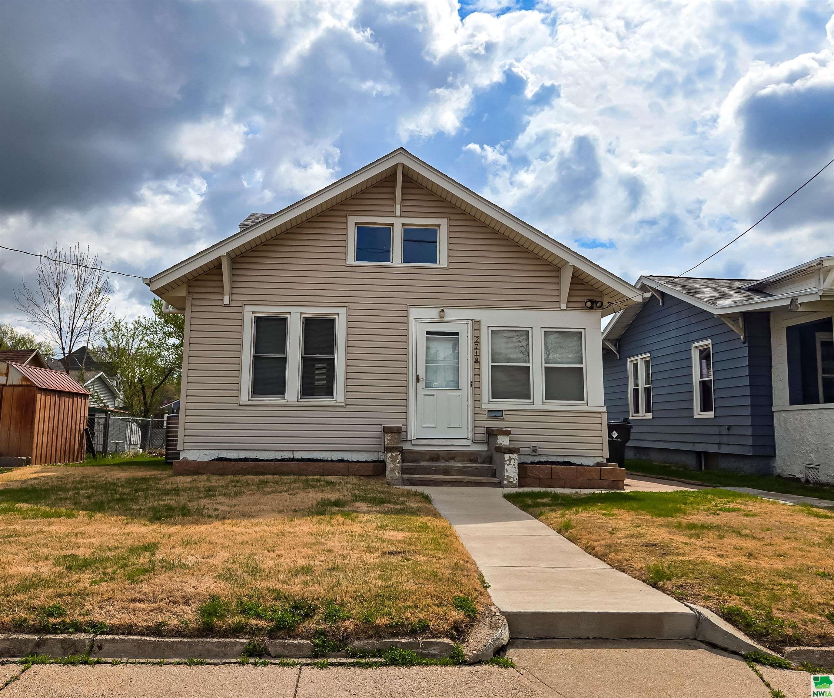 Property Photo:  2718 Rebecca St  IA 51103 