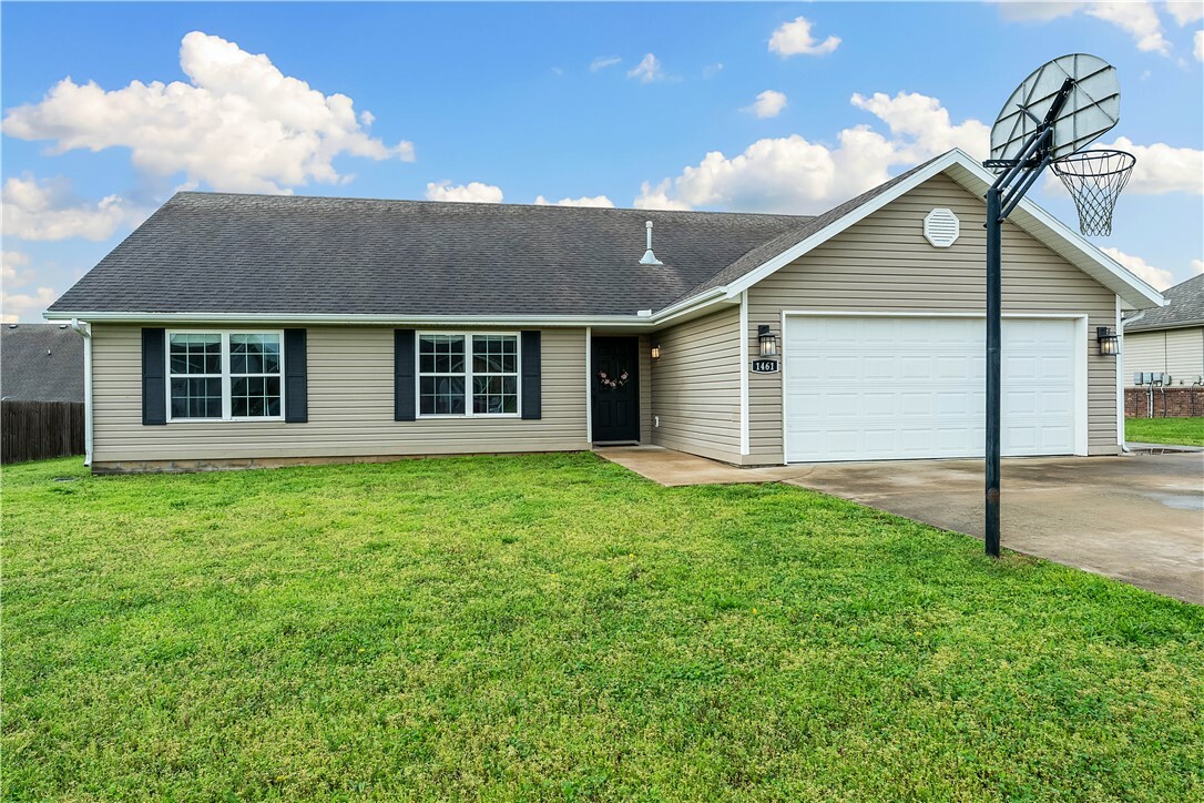 1461 General Parson Drive  Prairie Grove AR 72753 photo
