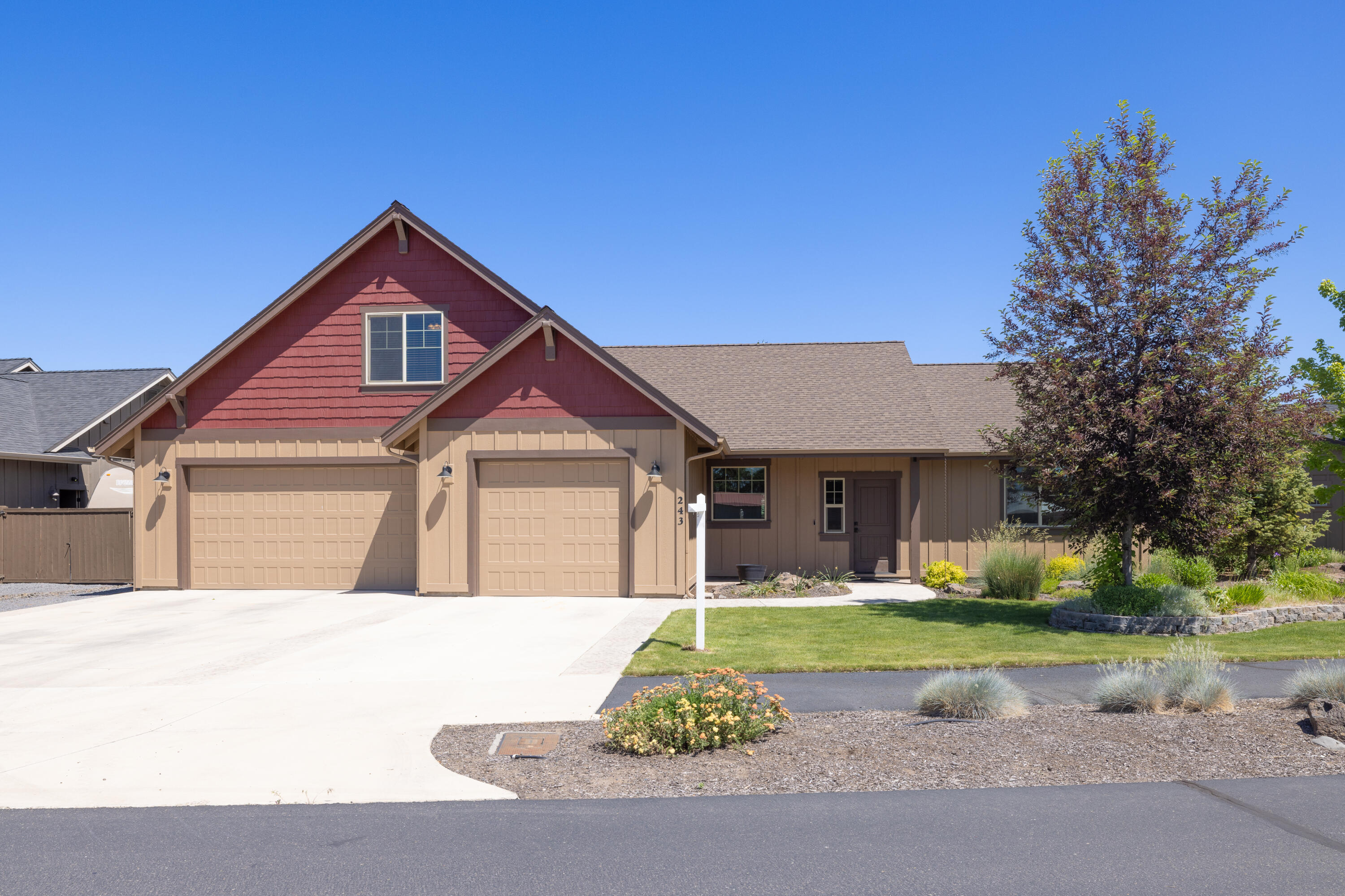 243 NW Saddle Ridge Loop  Prineville OR 97754 photo