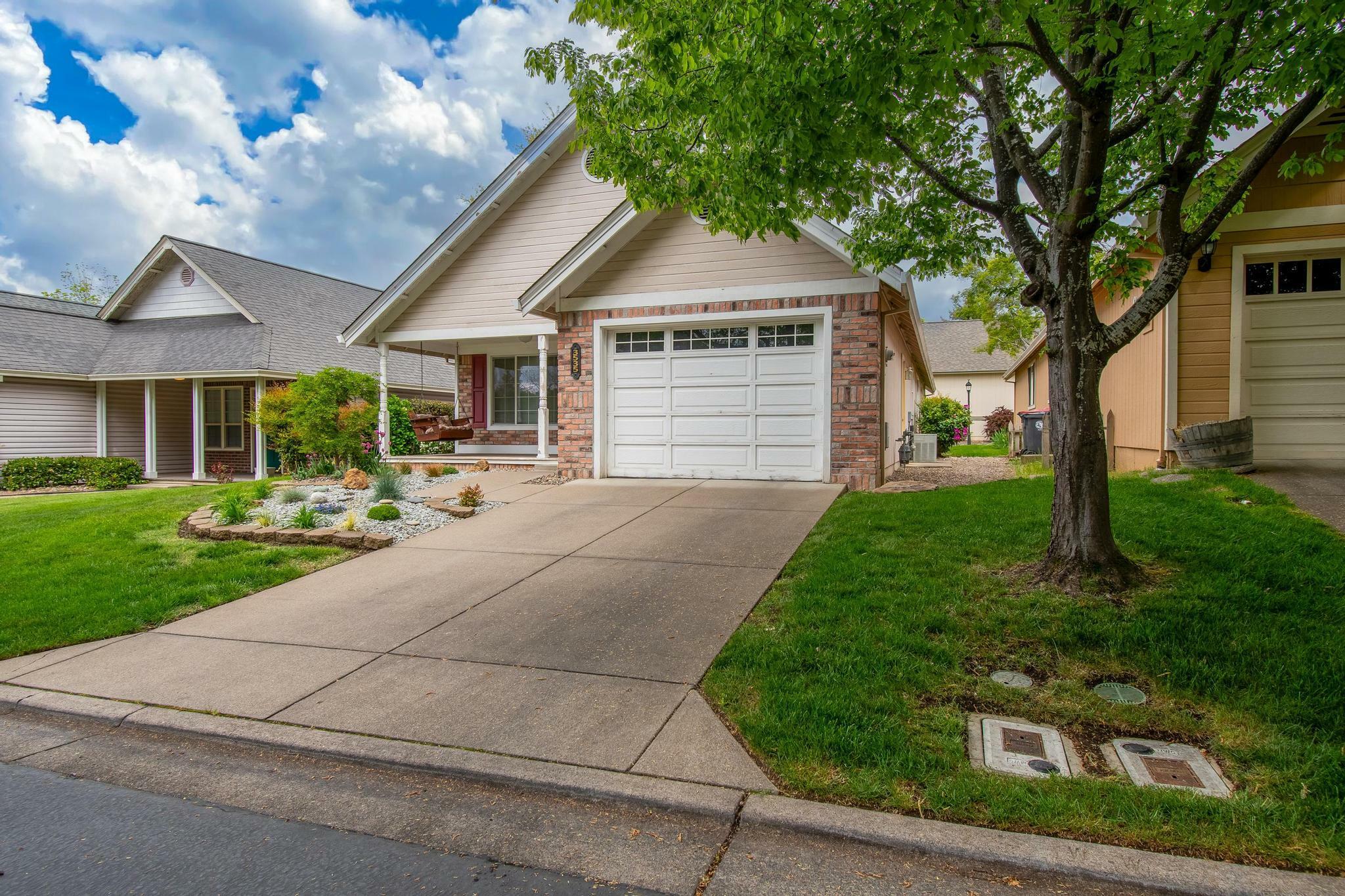 Property Photo: 3535 South Village Drive OR 97504