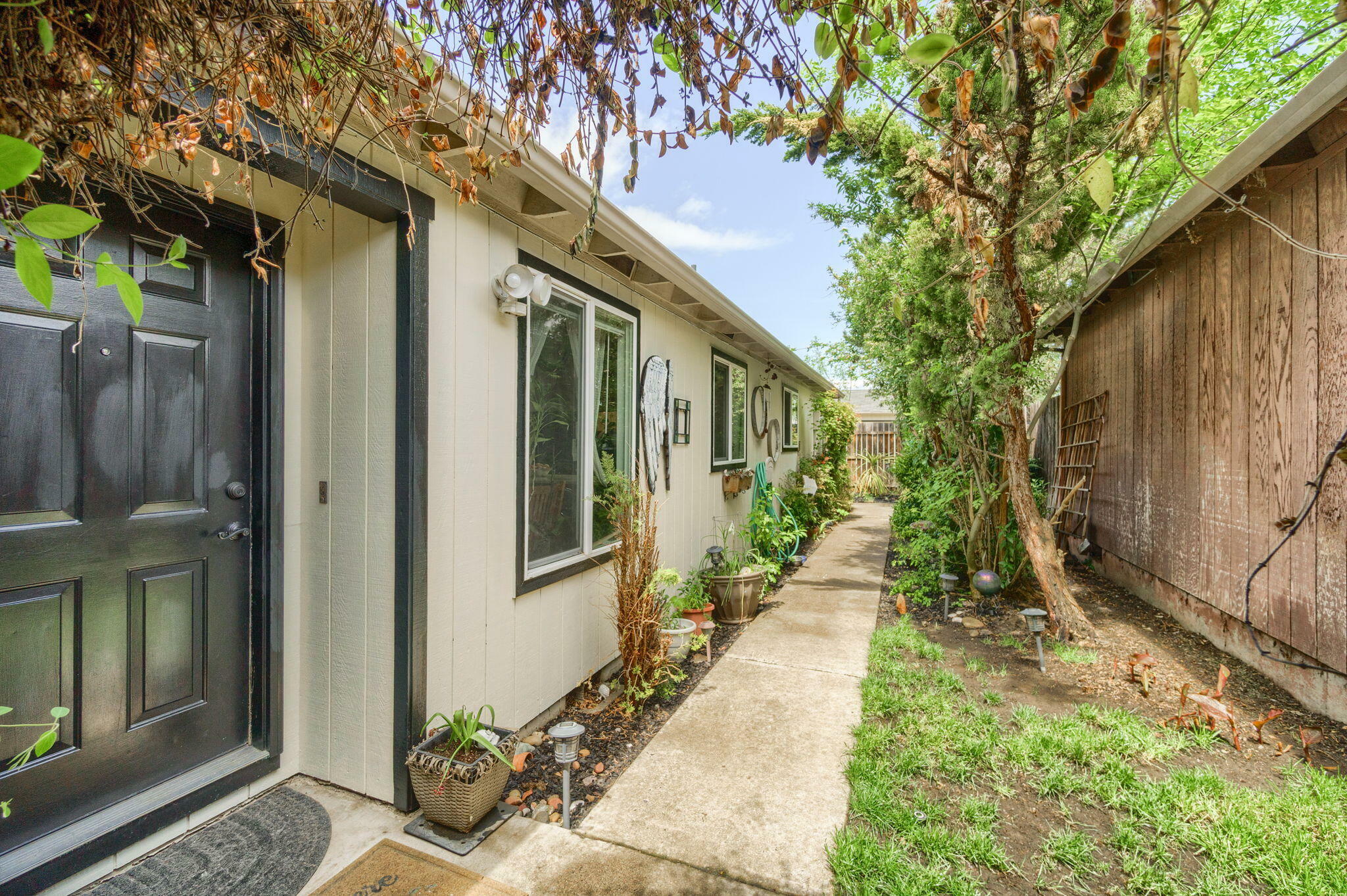 Property Photo: 3093 Paul Circle OR 97504