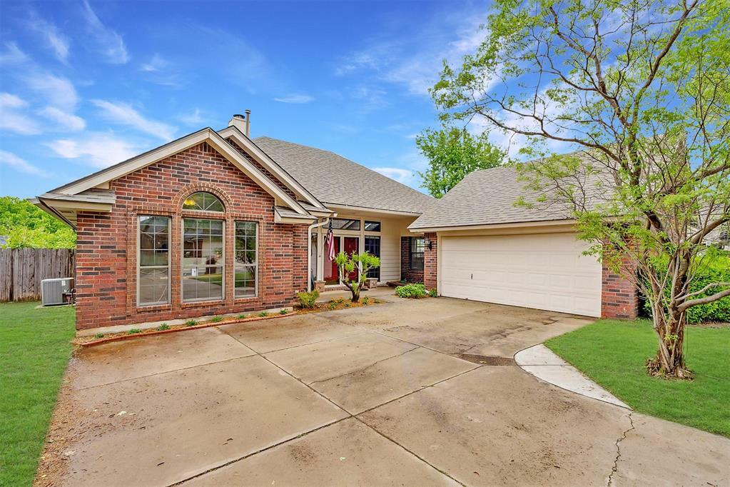 Property Photo: 1725 Dena Drive OK 73003