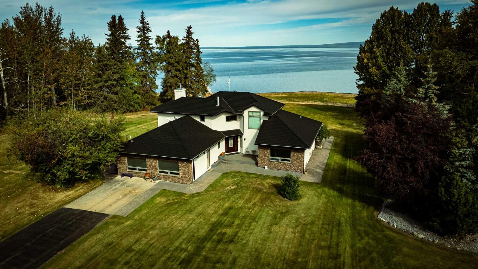 Property Photo: 30 Executive Estates AB T0G 0M0