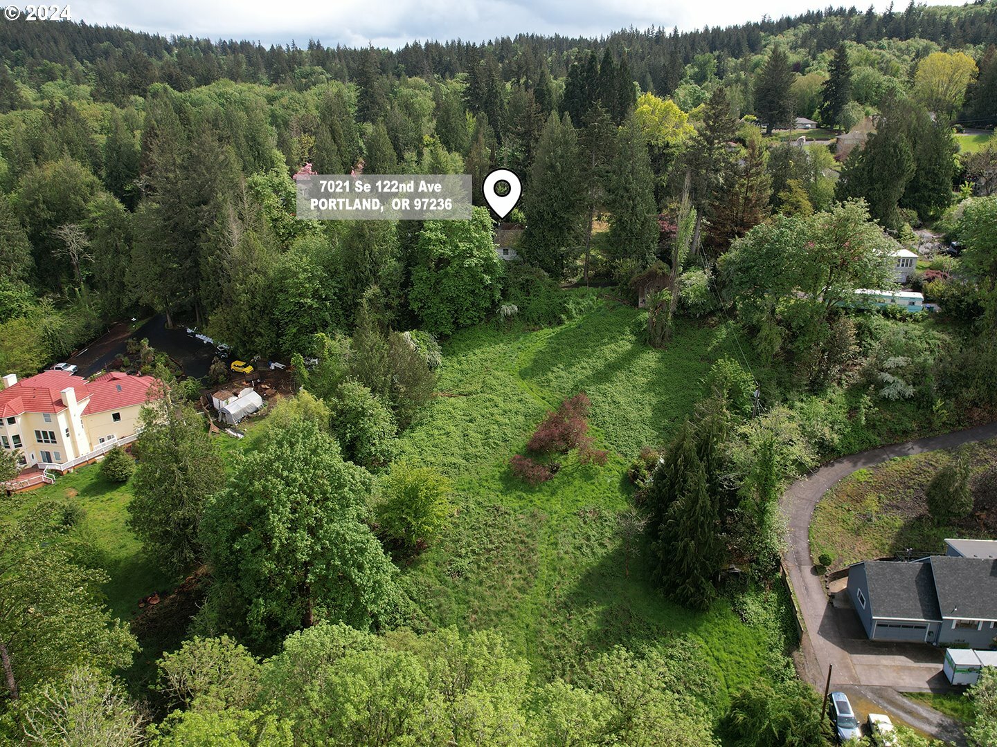 Property Photo: 7021 SE 122nd Dr OR 97236