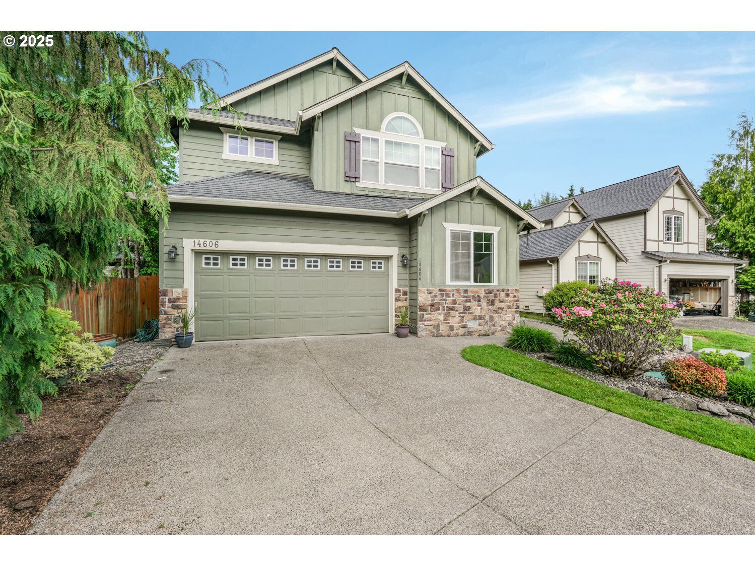 Property Photo: 14606 NW 19th Ave WA 98685