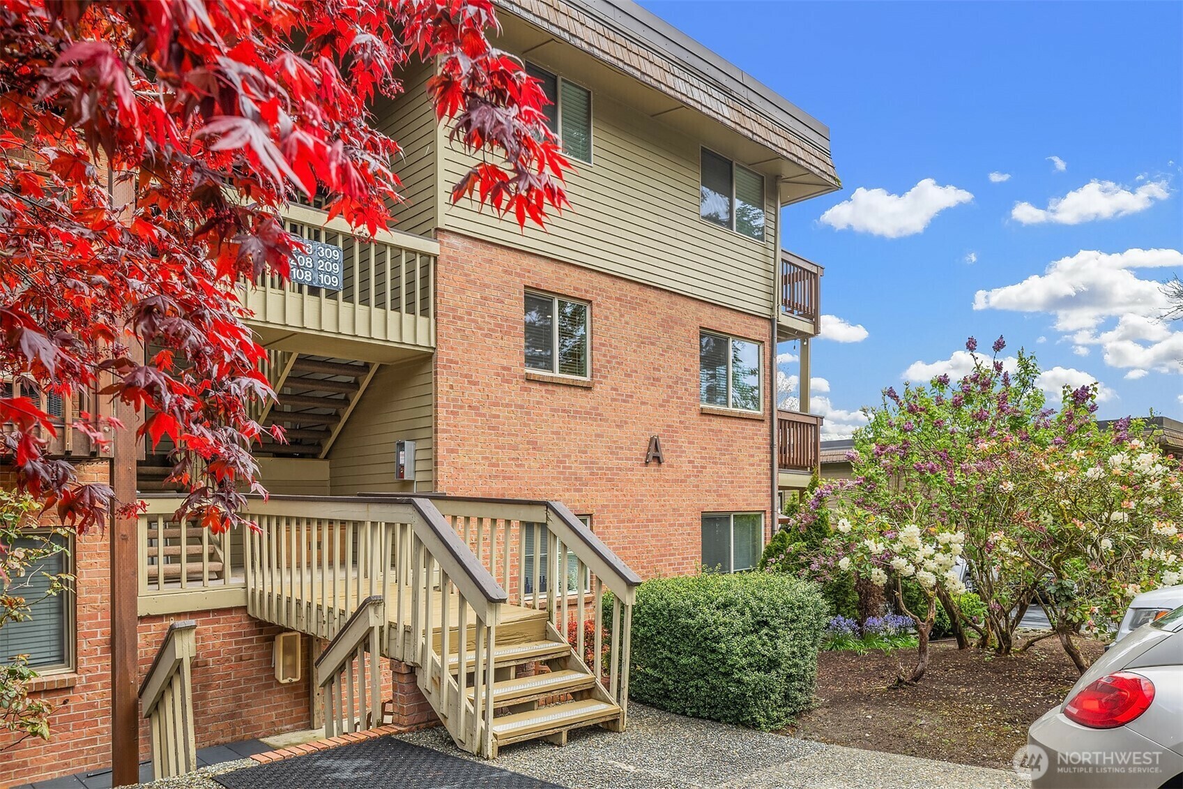 Property Photo: 3834 175th Avenue NE 209 WA 98052