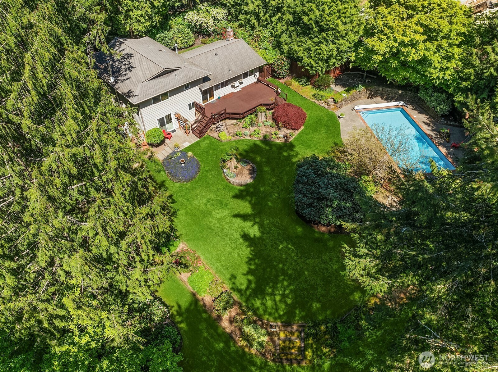 Property Photo: 19423 NE 165th Street WA 98077
