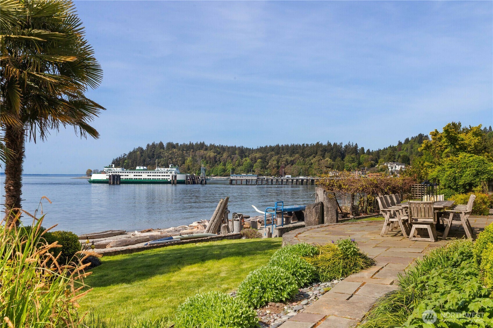 Property Photo: 9325 Fauntleroy Way SW WA 98136