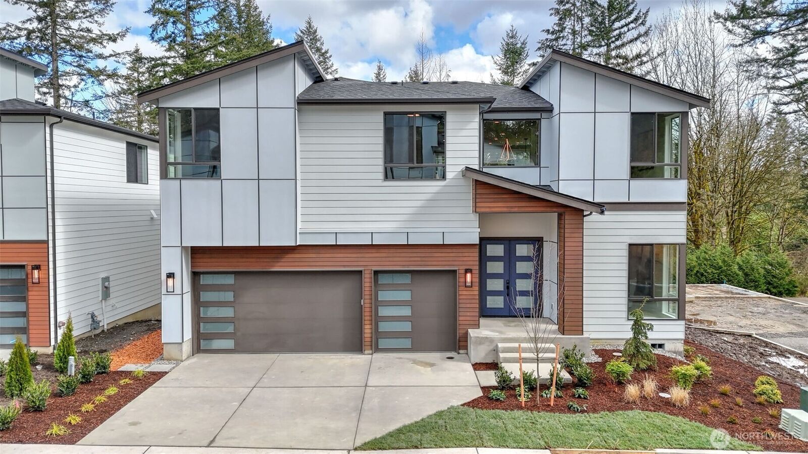 Property Photo: 1556 213th Court NE WA 98074