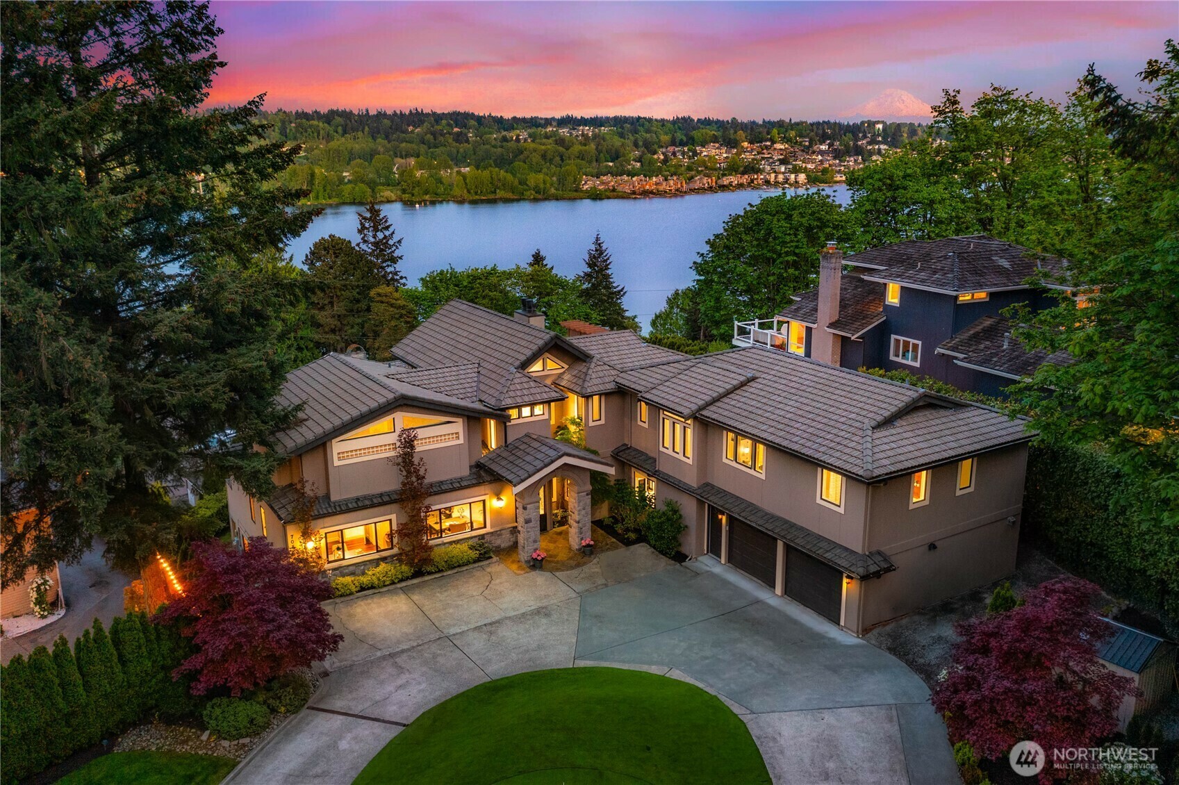 Property Photo: 7088 94th Avenue SE WA 98040