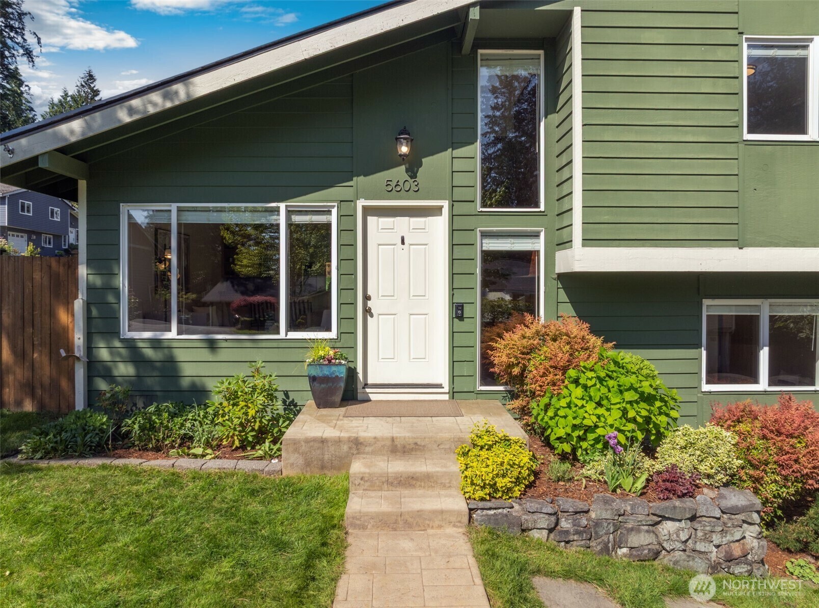 Property Photo: 5603 159th Place NE WA 98052
