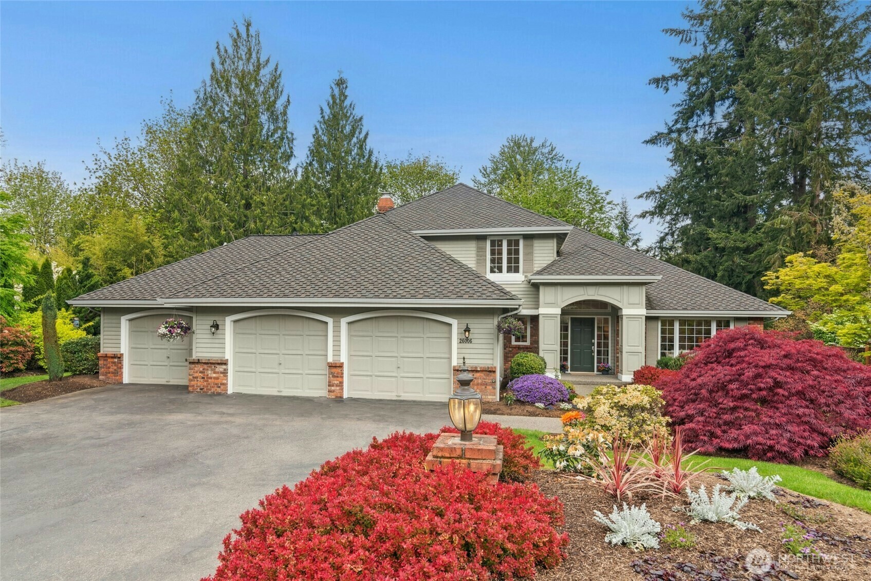 Property Photo: 26006 NE 27th Drive WA 98053