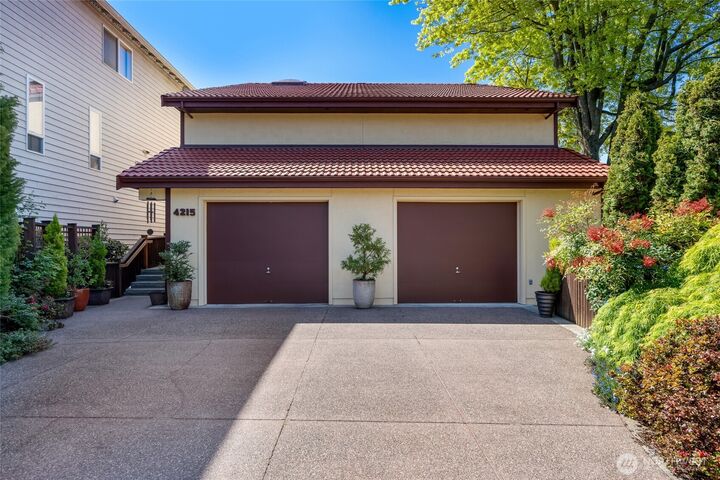 Property Photo:  4215 SW Sullivan Street  WA 98136 