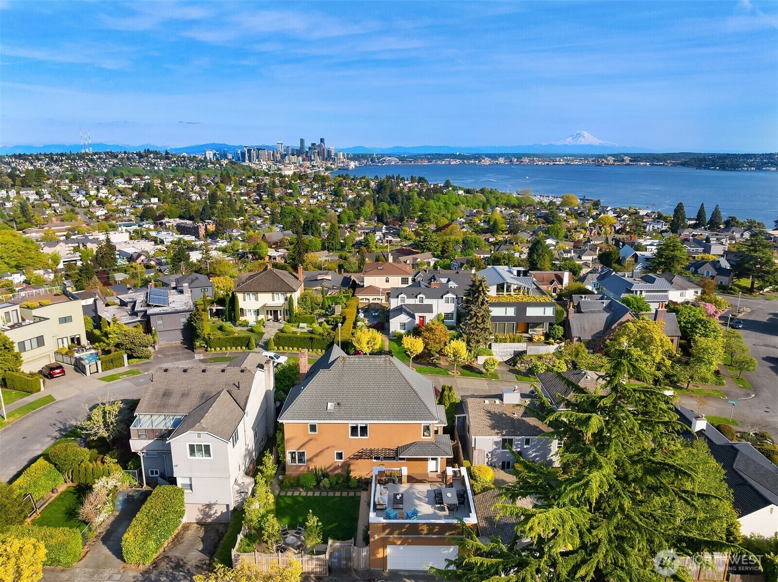 Property Photo: 2465 Crestmont Place W WA 98199