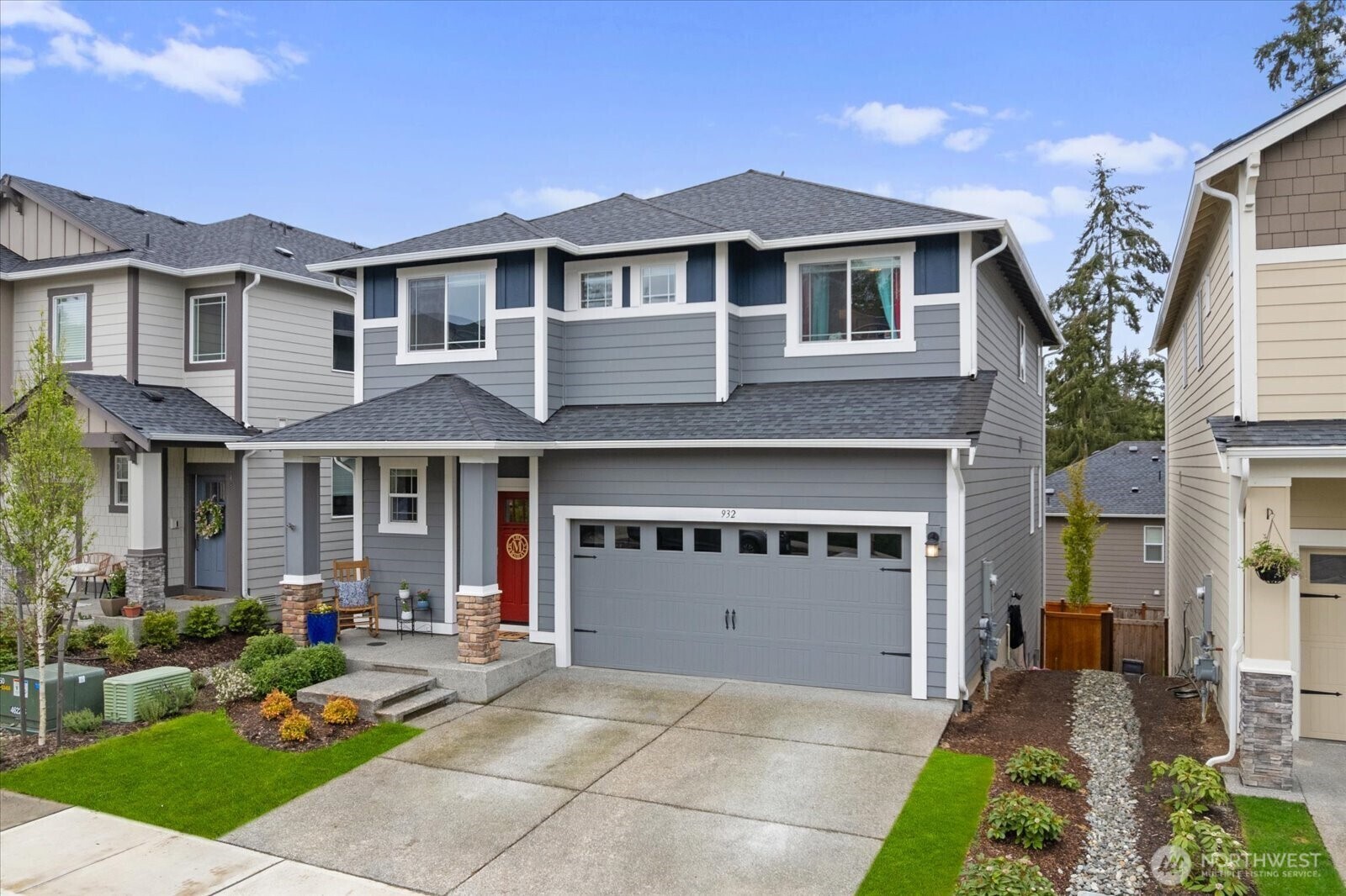 Property Photo:  932  121st Avenue SE  WA 98258 