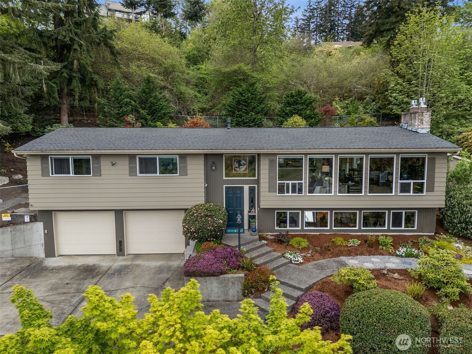Property Photo: 12430 136th Avenue E WA 98374