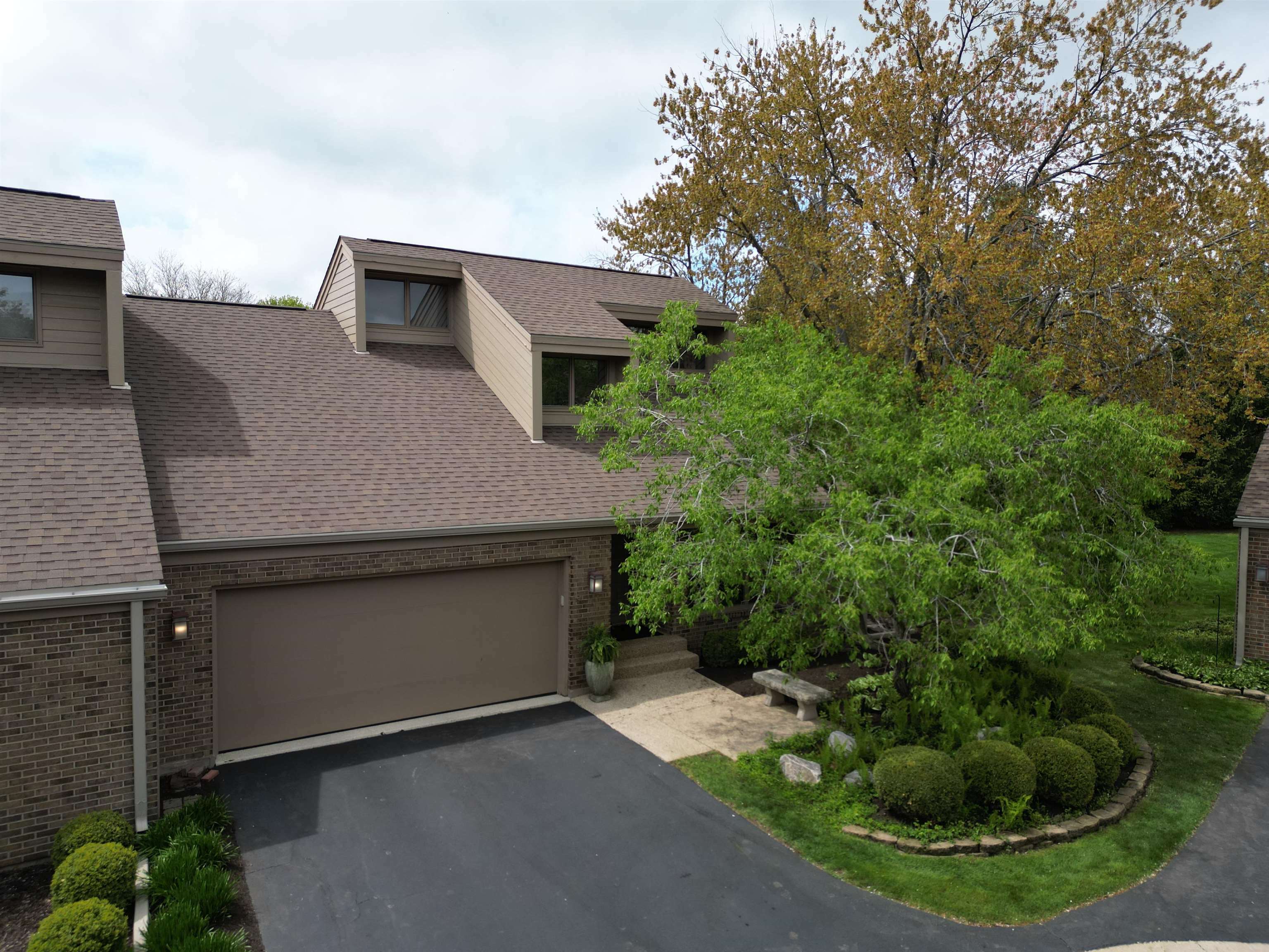 Property Photo: 2202 Churchview Drive #G IL 61107