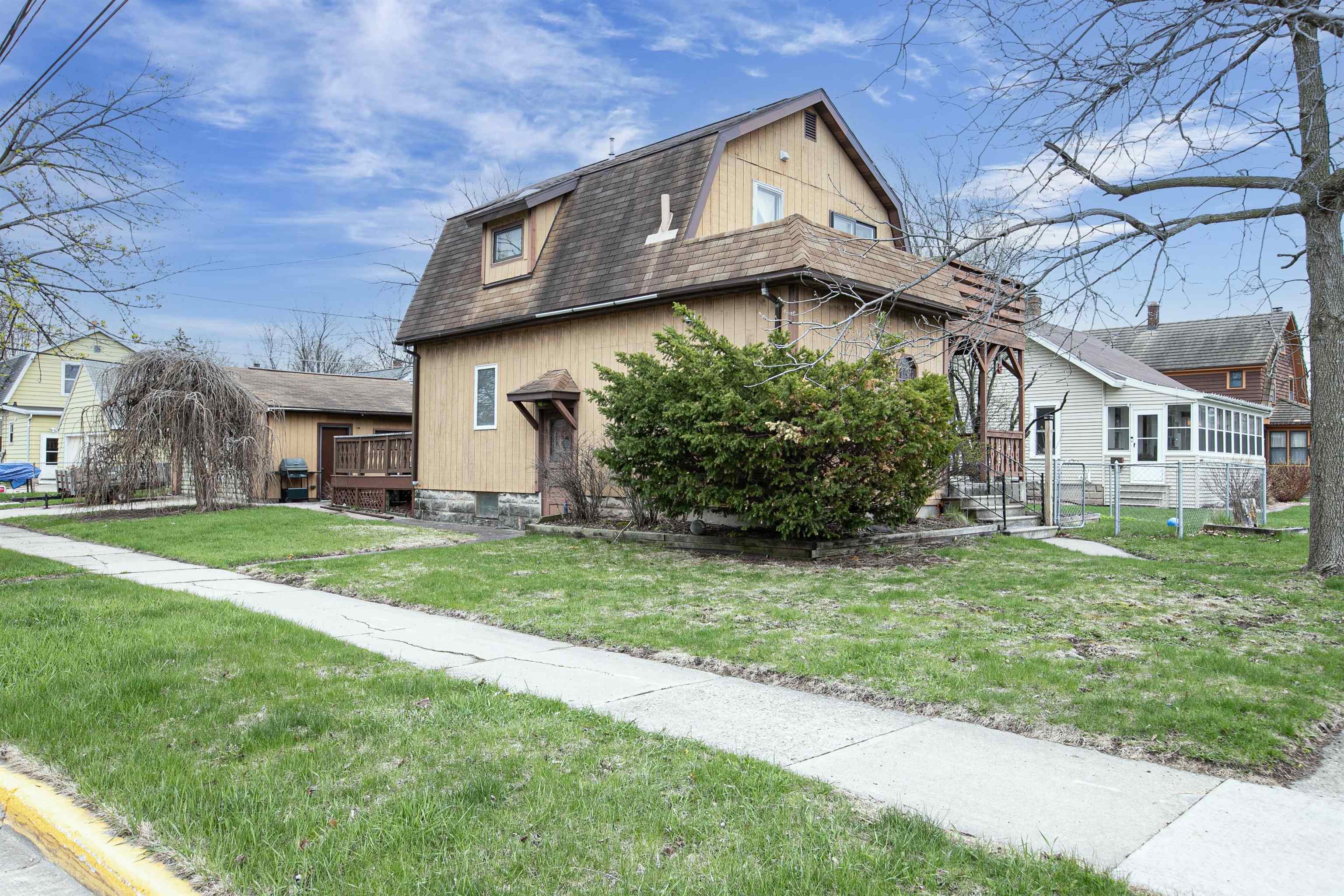 Property Photo: 147 N James Street WI 54136