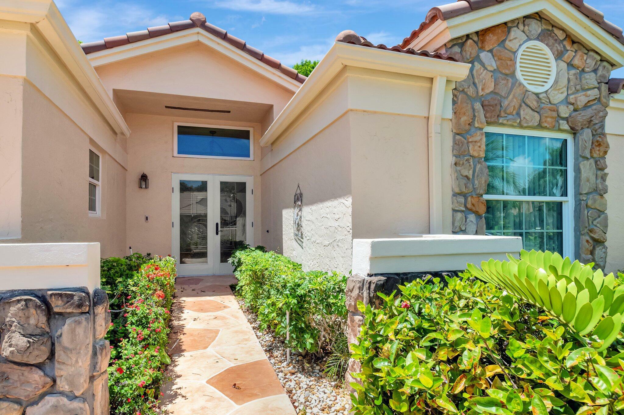 Property Photo: 4600 E Catamaran Circle FL 33436