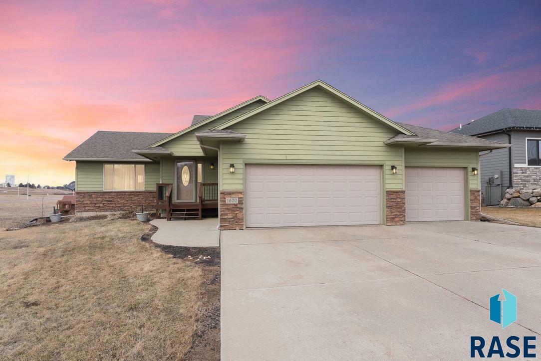 Property Photo:  1600 E Liberty Cir  SD 57005 