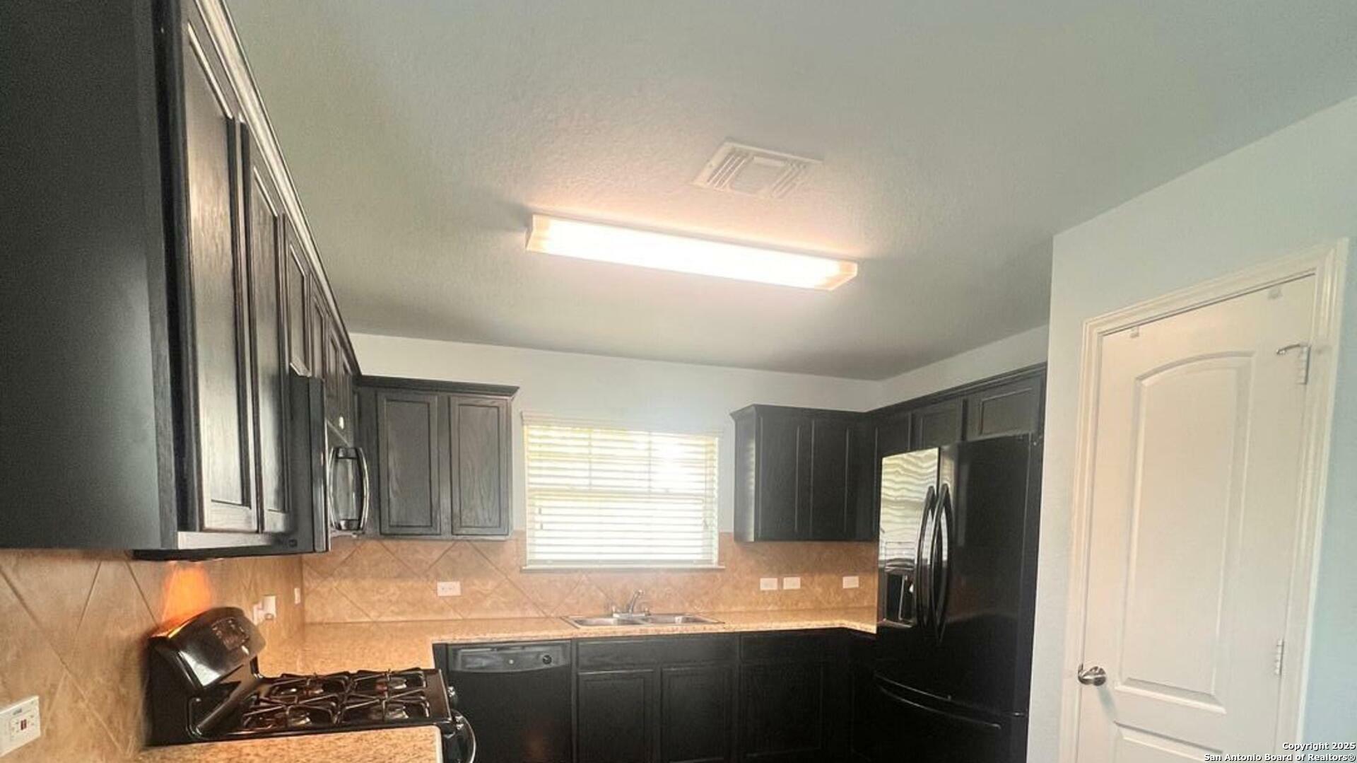 Property Photo: 407 Wind Gust TX 78130